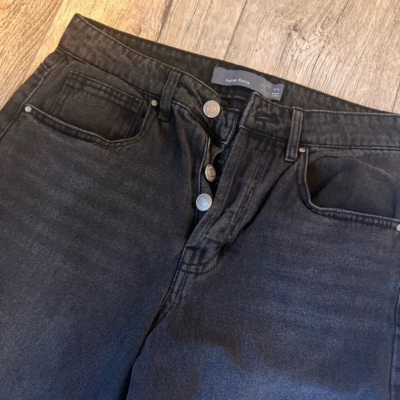 Strength Jeans - Picture 3 of 5